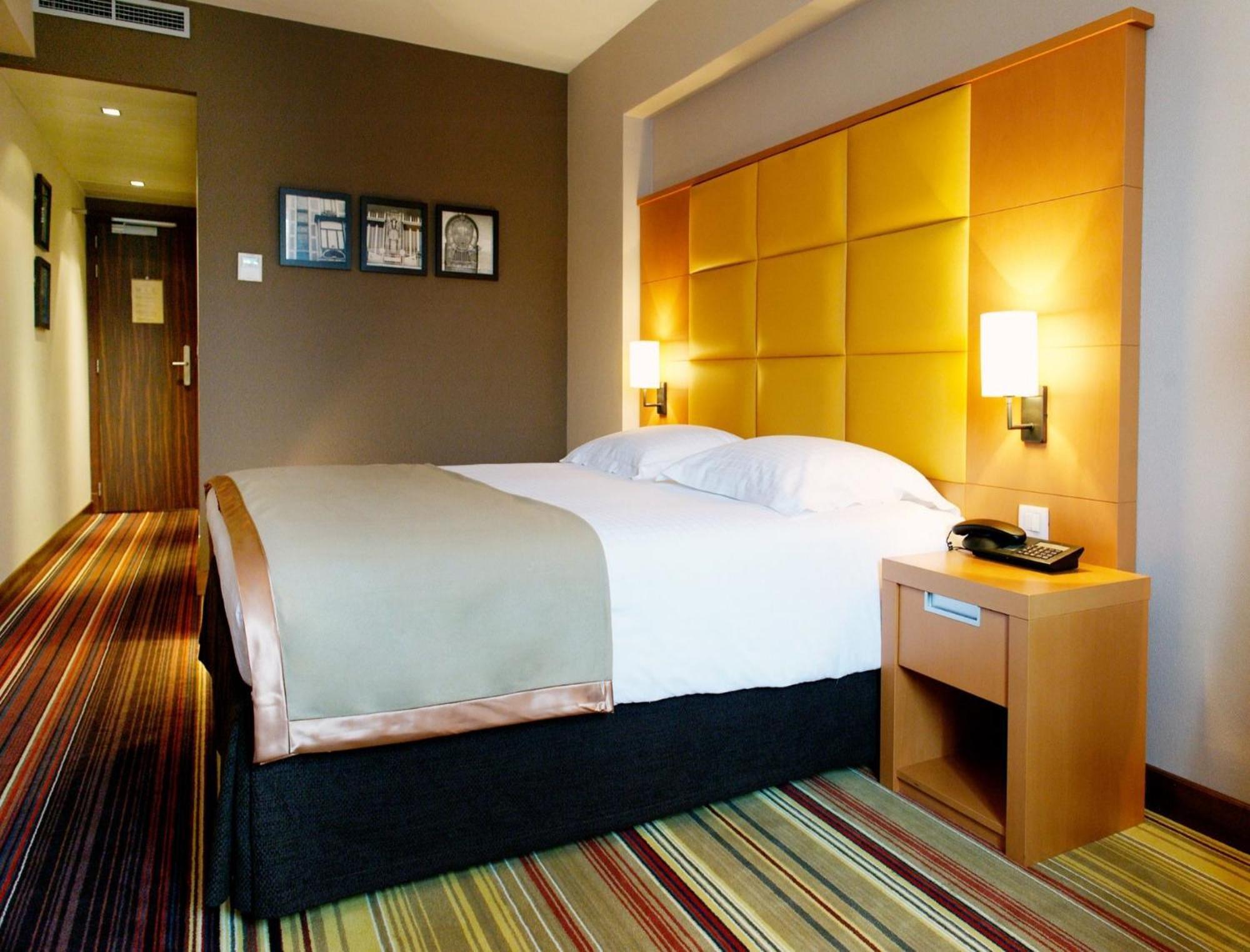 Double or Twin Room,683581086:JPEG