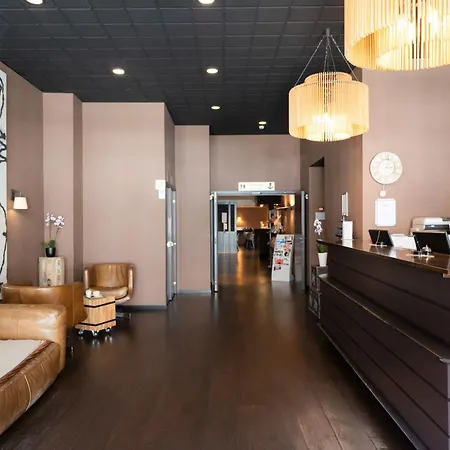 New Hotel Charlemagne-3